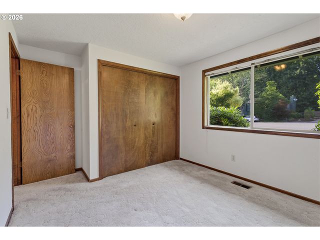 2571 TROY Ct, West Linn, OR 97068