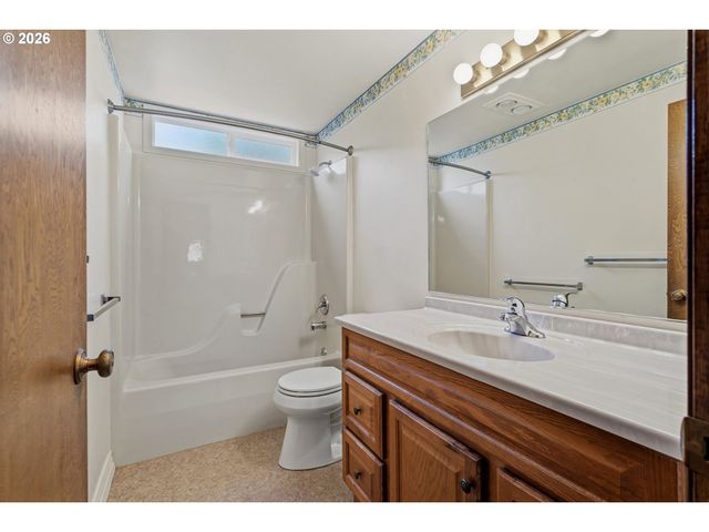 2571 TROY Ct, West Linn, OR 97068