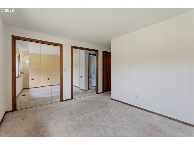 2571 TROY Ct, West Linn, OR 97068