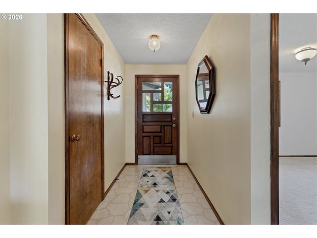 2571 TROY Ct, West Linn, OR 97068