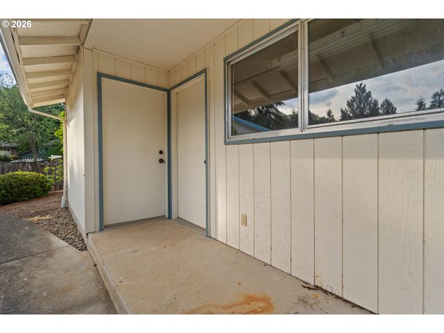 2571 TROY Ct, West Linn, OR 97068
