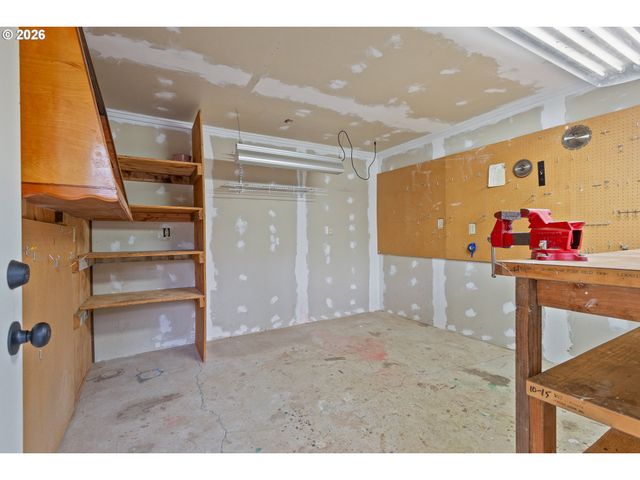 2571 TROY Ct, West Linn, OR 97068