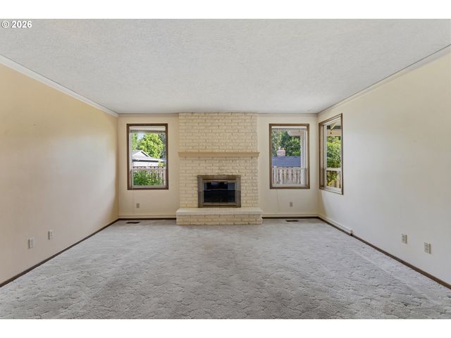 2571 TROY Ct, West Linn, OR 97068