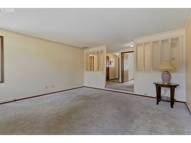 2571 TROY Ct, West Linn, OR 97068