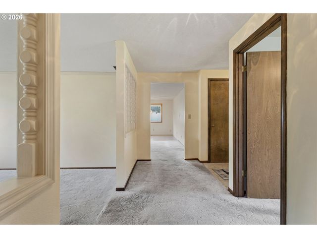 2571 TROY Ct, West Linn, OR 97068