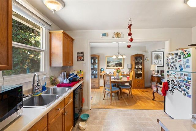1405 63rd St, Sacramento, CA 95819