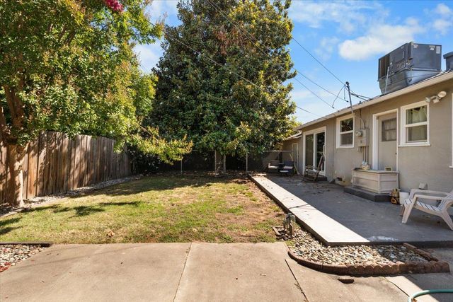 1405 63rd St, Sacramento, CA 95819