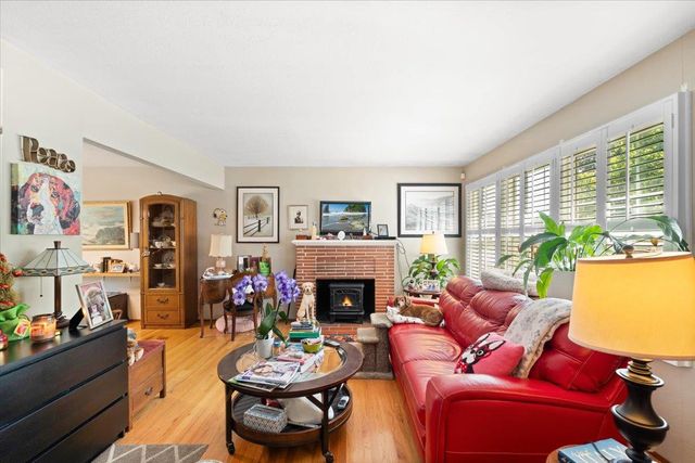 1405 63rd St, Sacramento, CA 95819