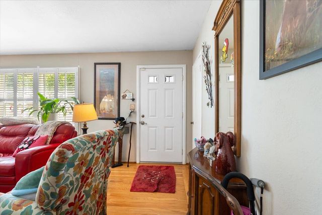 1405 63rd St, Sacramento, CA 95819