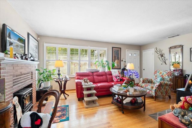1405 63rd St, Sacramento, CA 95819