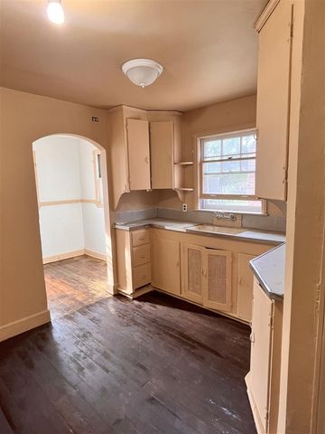 9909 Coyle Street, Detroit, MI 48227