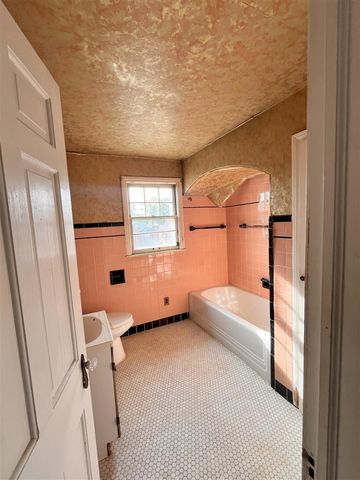 9909 Coyle Street, Detroit, MI 48227