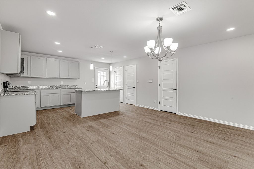 5836 Eastland Street, Fort Worth, TX 76119 — photo 2