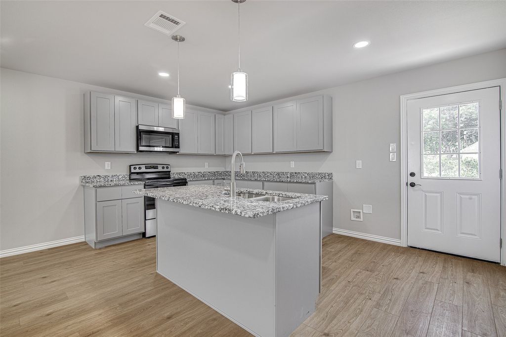 5836 Eastland Street, Fort Worth, TX 76119 — photo 4