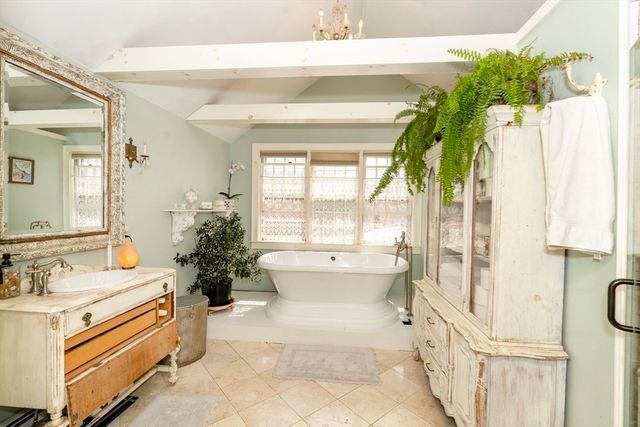 64 Prospect St, Newburyport, MA 01950