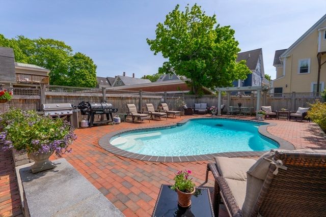 64 Prospect St, Newburyport, MA 01950