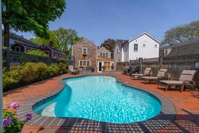 64 Prospect St, Newburyport, MA 01950