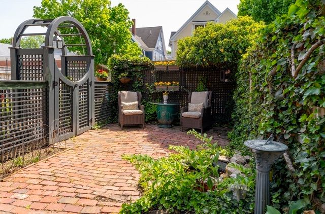 64 Prospect St, Newburyport, MA 01950