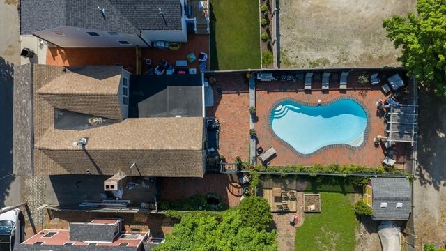 64 Prospect St, Newburyport, MA 01950