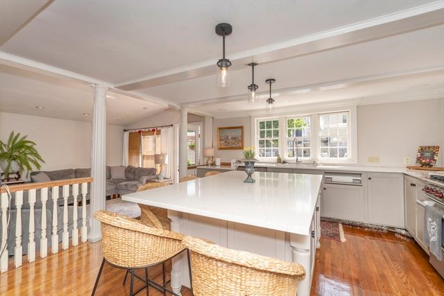 64 Prospect St, Newburyport, MA 01950