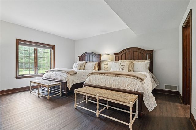 527 Salem Heights Dr, Pine Twp, PA 15044