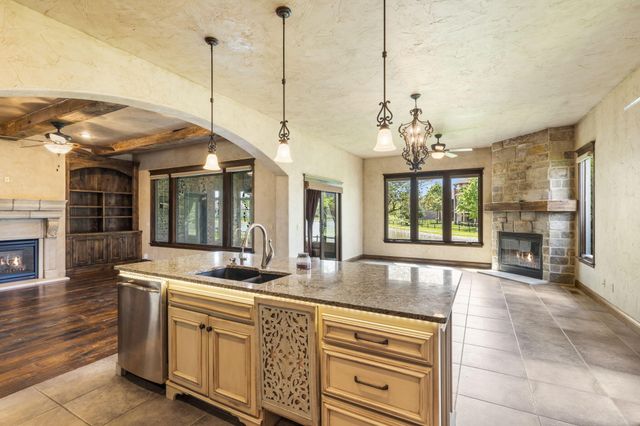 3260 West Rivulet Pass, Springfield, MO 65810