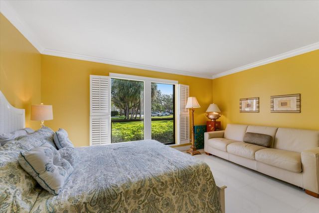 418 Brackenwood Lane S, Palm Beach Gardens, FL 33418