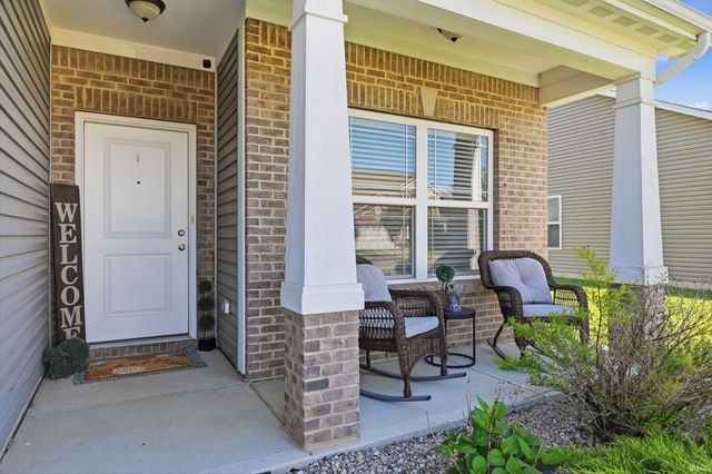 211 Thistlewood Drive, Greenfield, IN 46140