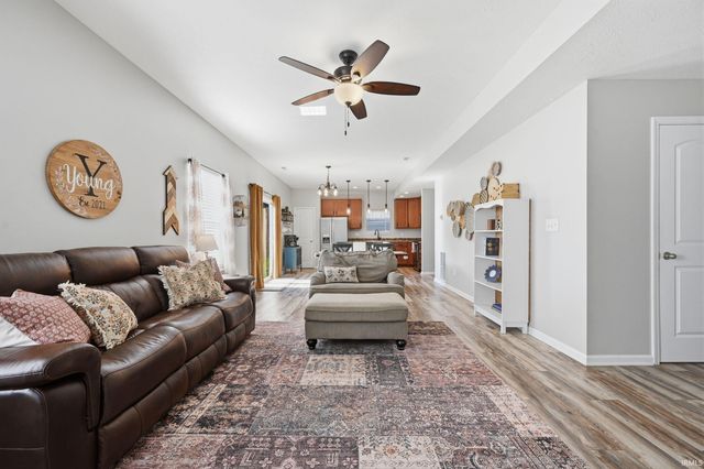 211 Thistlewood Drive, Greenfield, IN 46140