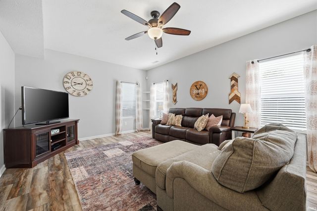 211 Thistlewood Drive, Greenfield, IN 46140
