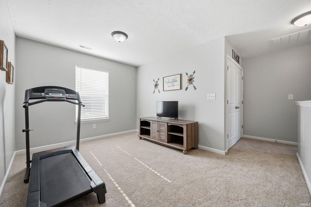 211 Thistlewood Drive, Greenfield, IN 46140