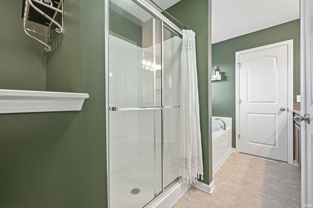 211 Thistlewood Drive, Greenfield, IN 46140