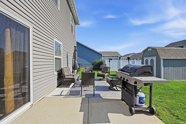 211 Thistlewood Drive, Greenfield, IN 46140