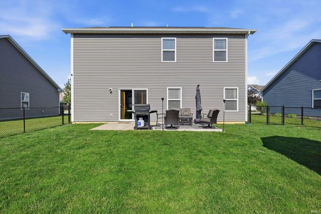211 Thistlewood Drive, Greenfield, IN 46140