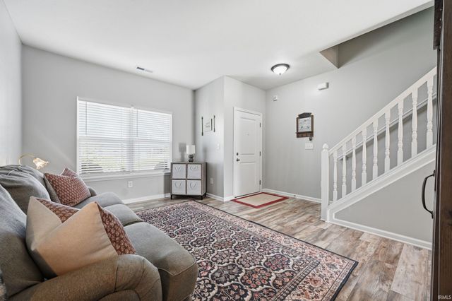 211 Thistlewood Drive, Greenfield, IN 46140