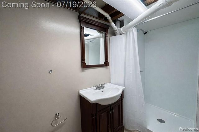 24245 Prairie Lane, Warren, MI 48089