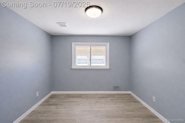24245 Prairie Lane, Warren, MI 48089