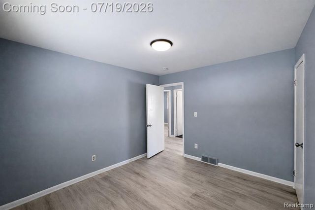 24245 Prairie Lane, Warren, MI 48089
