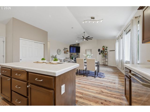 288 Se 37TH Ave, Hillsboro, OR 97123