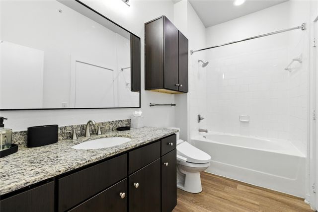 1900 Barton Springs RD 2003, Austin, TX 78704
