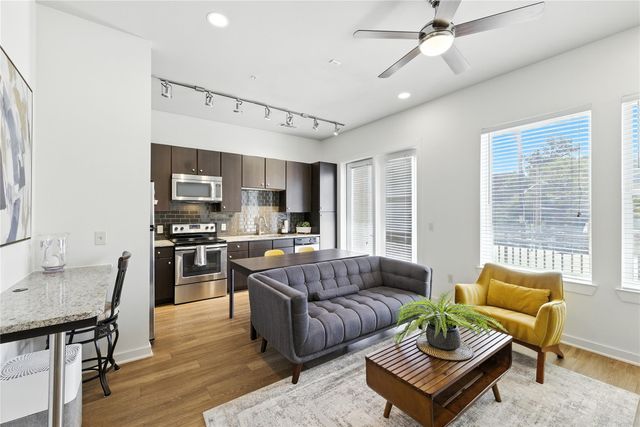 1900 Barton Springs RD 2003, Austin, TX 78704