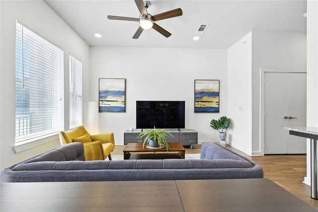 1900 Barton Springs RD 2003, Austin, TX 78704