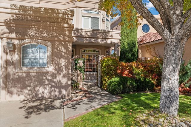 9909 Barrinson NE, Albuquerque, NM 87111