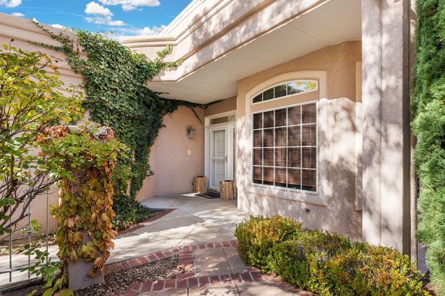 9909 Barrinson NE, Albuquerque, NM 87111