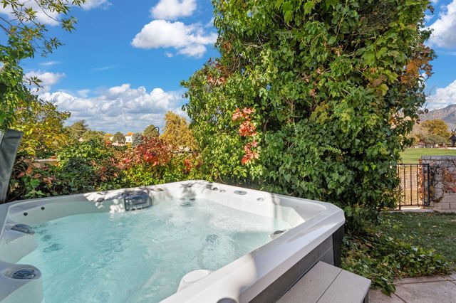 9909 Barrinson NE, Albuquerque, NM 87111