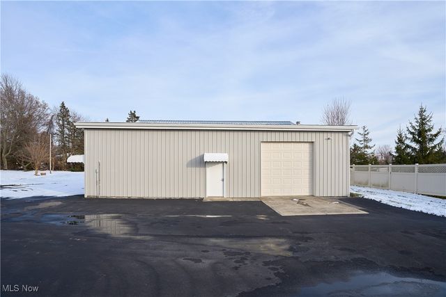 5220 Center Road, Brunswick Hills, OH 44212