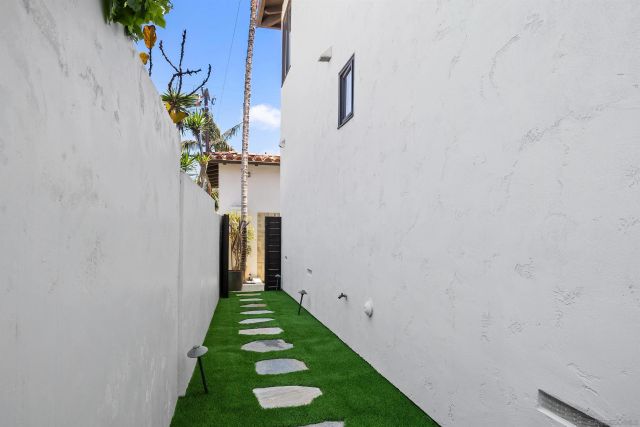 227 Neptune Ave, Encinitas, CA 92024