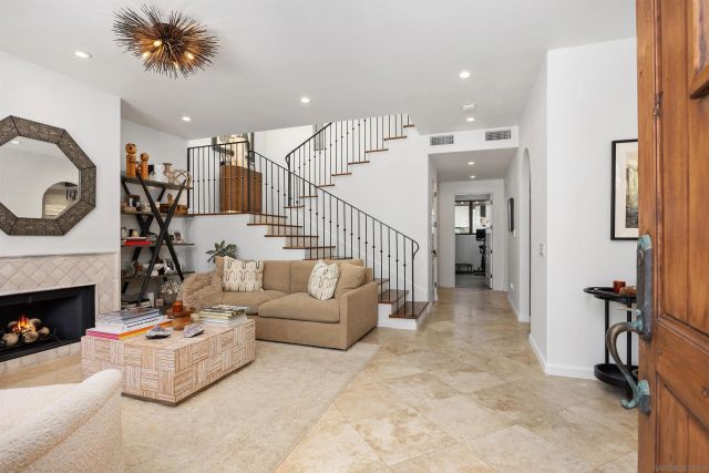 227 Neptune Ave, Encinitas, CA 92024