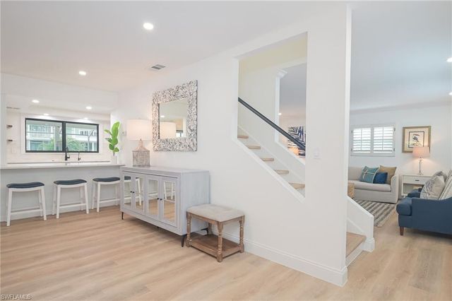 1420 Jewel Box AVE, Naples, FL 34102