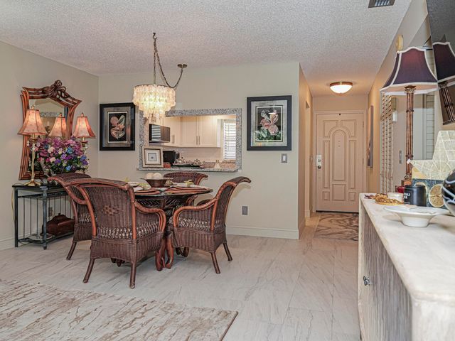 400 18th Street G5, Vero Beach, FL 32960